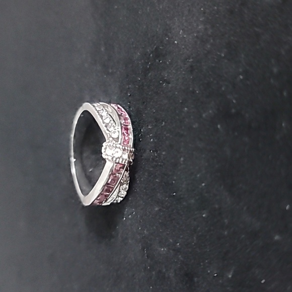 Criss Cross Ring Size 8 - Picture 1 of 8